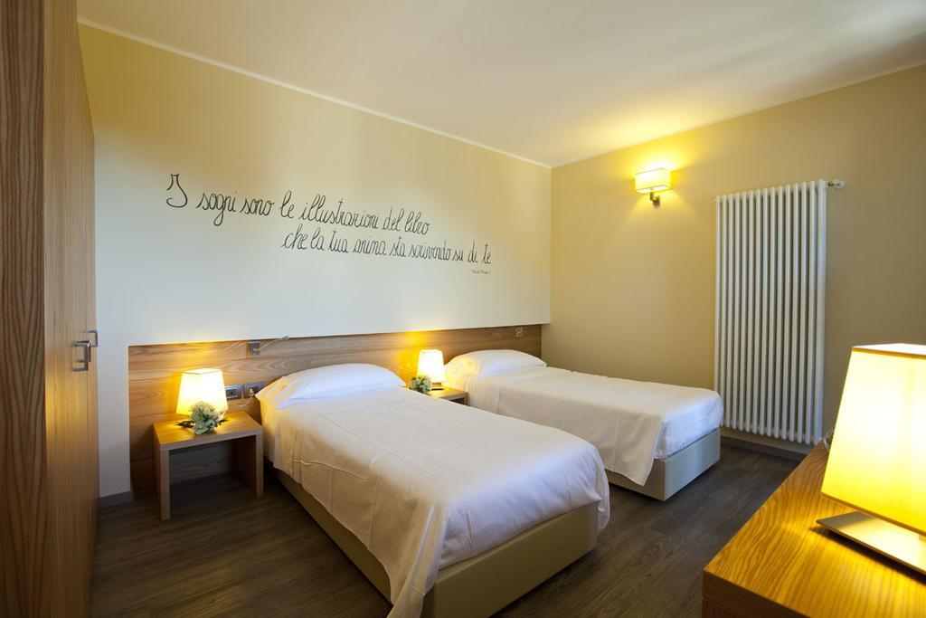 Harmony Suite Hotel سيلفينو الغرفة الصورة
